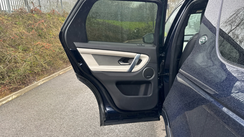 Land Rover Discovery Sport 2.0 D200 R-Dynamic HSE 5dr Auto Diesel Station Wagon